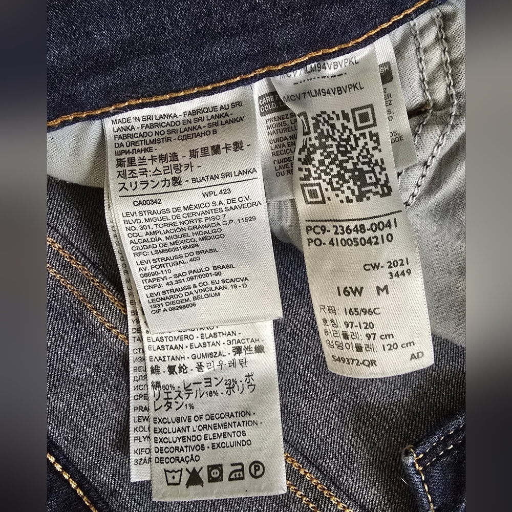 Levi's Size 16W Womens Dark Wash Blue Jeans Straight Cut - Picture 3 of 10
